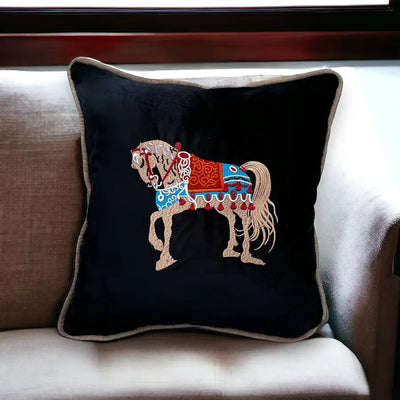İpek Kadife Horses Model Kırlent Kılıfı - görsel 3 - Mayıs Home