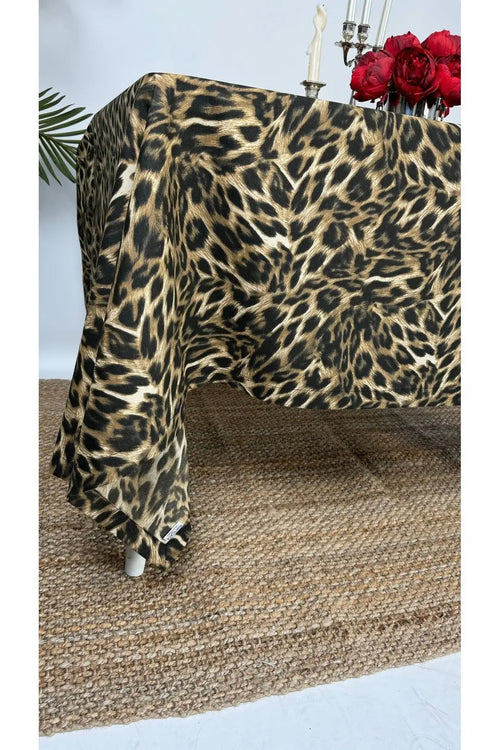 Leopar Masa Örtüsü