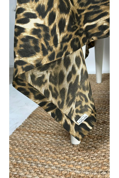 Leopar Masa Örtüsü