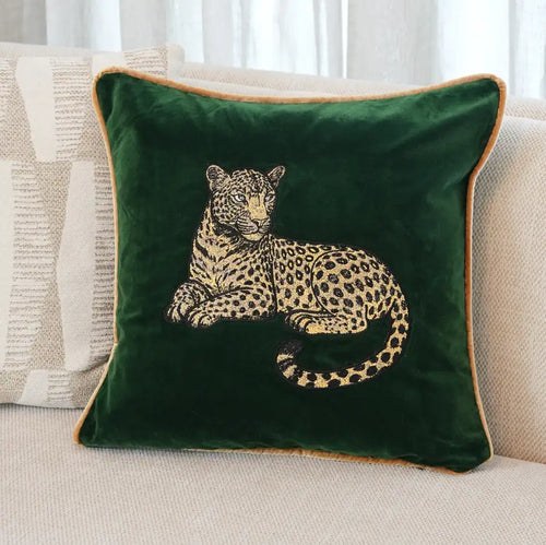 İpek Kadife Kırlent Leopar Nakışlı