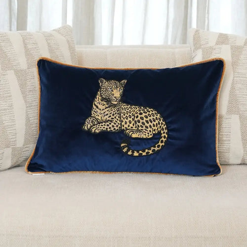 İpek Kadife Kırlent Leopar Nakışlı
