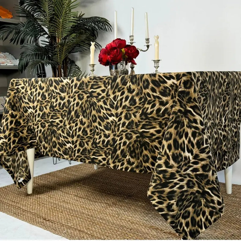Leopar Masa Örtüsü