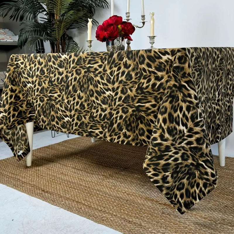 Leopar Masa Örtüsü